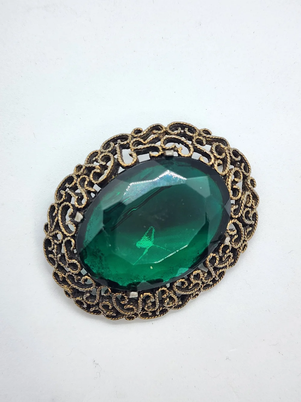 ✨️ 5 For 25 ✨️Vintage-Style Emerald Green Oval Statement Brooch
